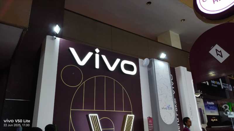 Booth Perdana vivo di Jakarta Fair 2025, Intip Keseruannya